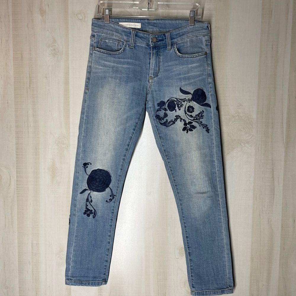 Pilcro jeans light wash with navy embroidered floral details, size 30, size 8/10